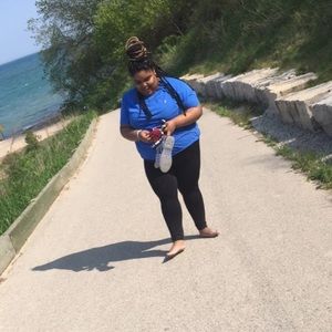 Meet your Posher, Alexis